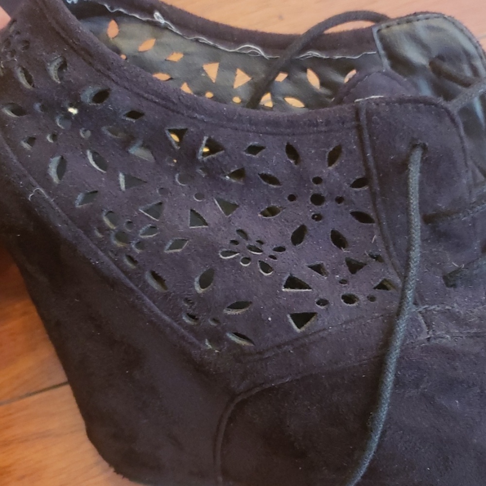 Booties - Picture 5 of 5